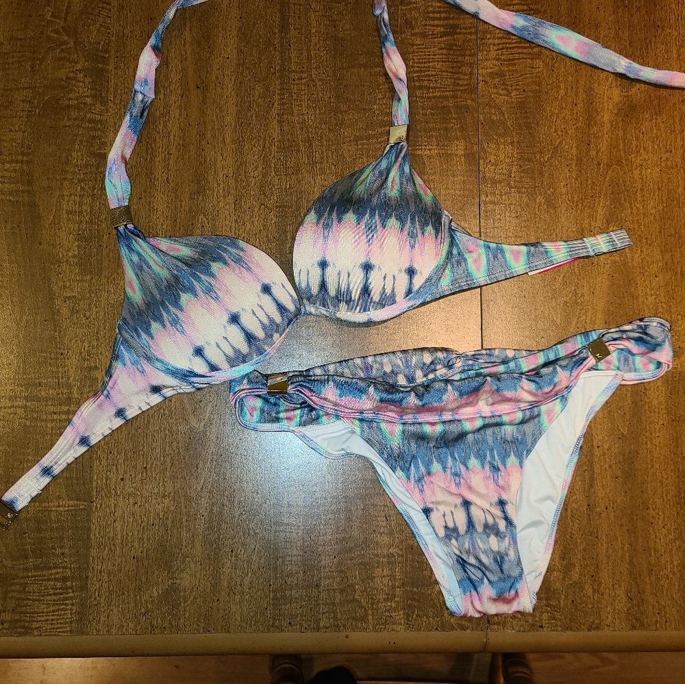 Victoria's Secret bikini